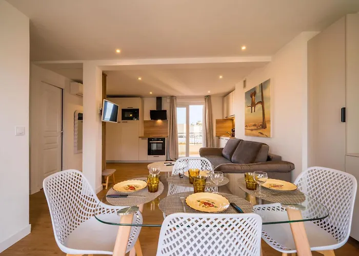 Apartamento Skyview - Central, Cocooning Avec Terrasse Et Parking